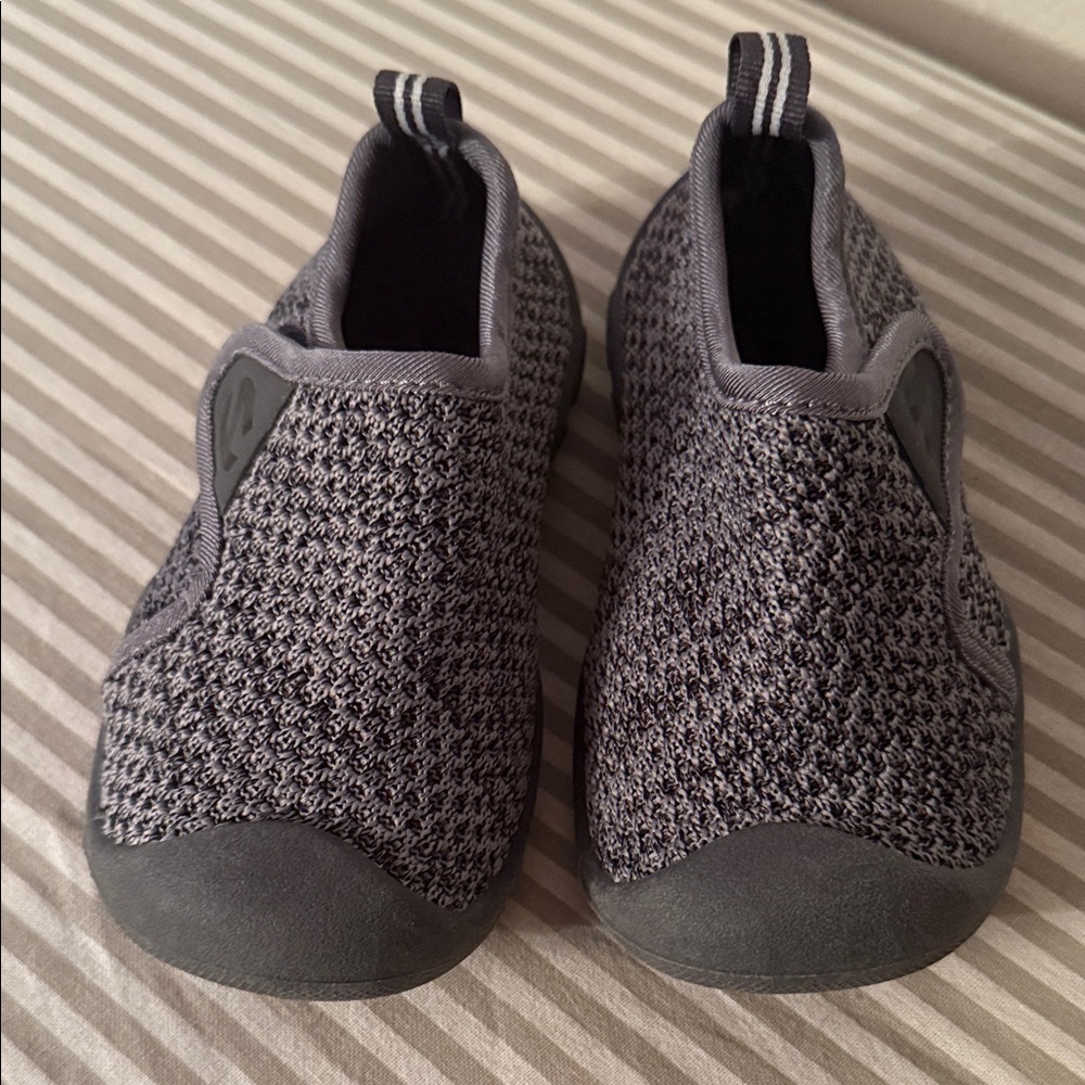 Hobibear Kids' Gray Slip-On Water Shoes